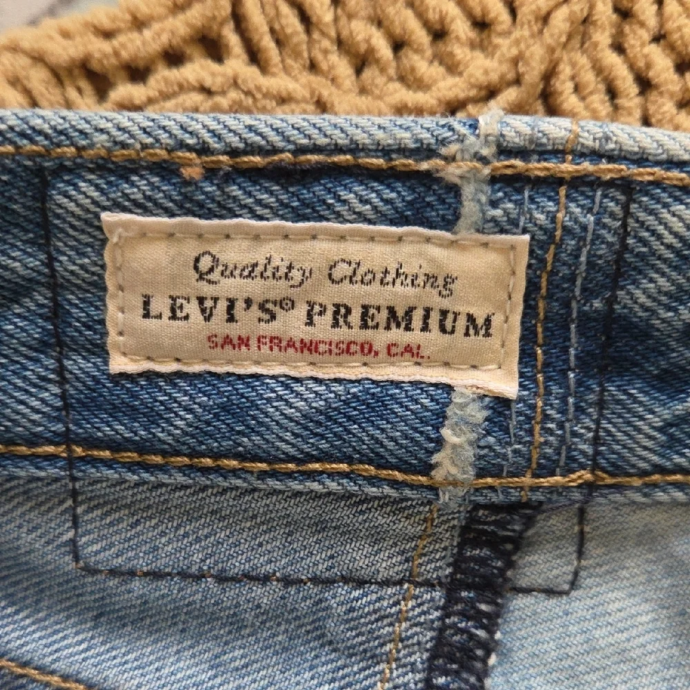 Levi's Premium Two-Tone Recrafted Baggy Dad Jeans - Size 28 - Picture 9 of 13